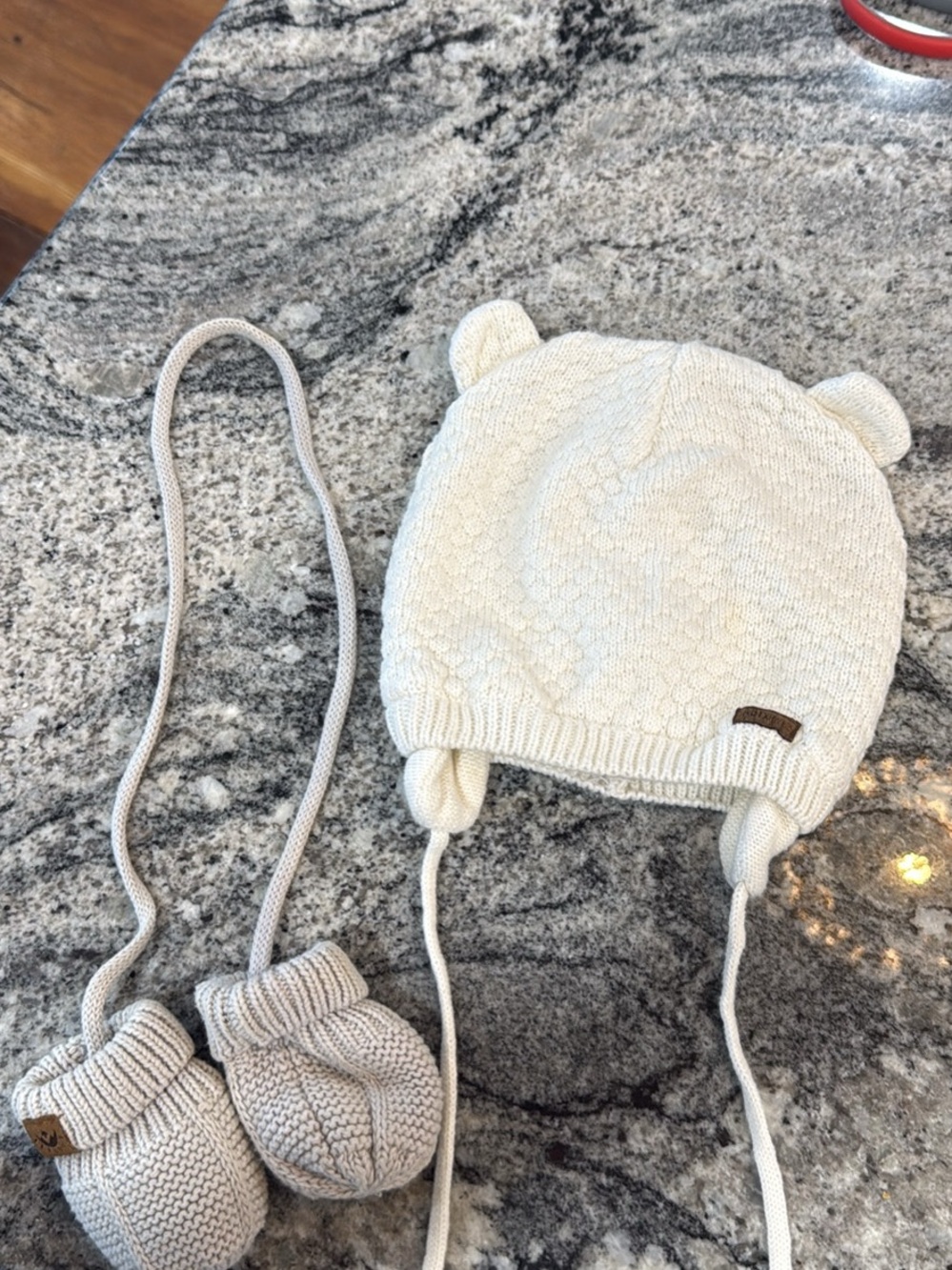 Cream Knit Baby Earflap Hat and Calikids Mittens Set  0 to 9 months
